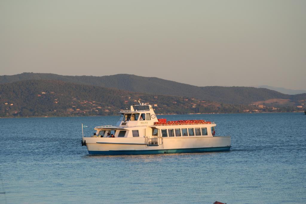 Villa Pellegrino Tuoro sul Trasimeno Buitenkant foto